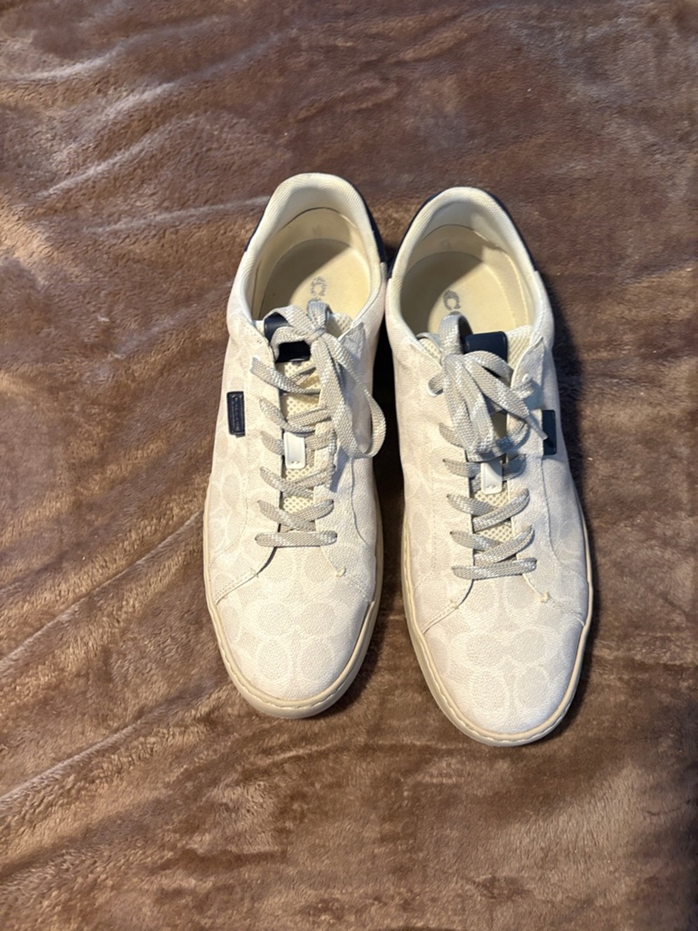Coach Men’s Size 13D White with Navy Trim City Sneakers excellent condition!